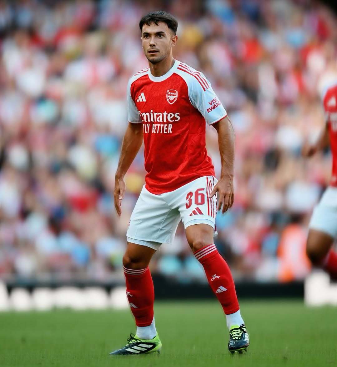 九游app-阿森纳边锋突破成功，助球队晋级