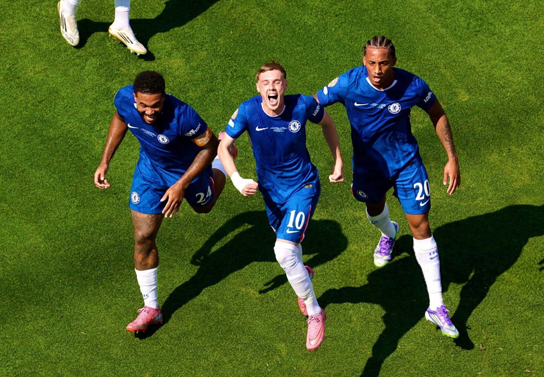 九游官方-关于切尔西客场大胜，争夺前四愈发激烈的信息